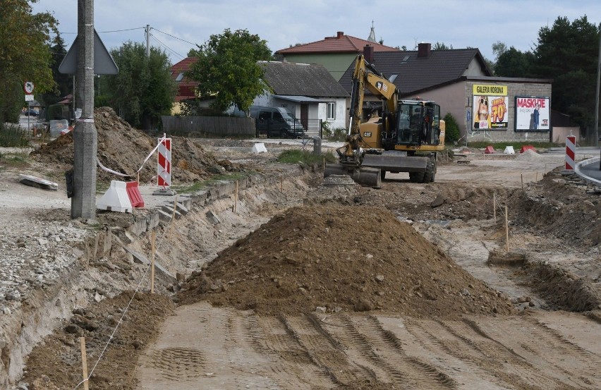 Konflikt z mieszkańcami na największej inwestycji drogowej w Kielcach. Na ulicy Witosa nie ma dojazdu do posesji? [ZDJĘCIA]