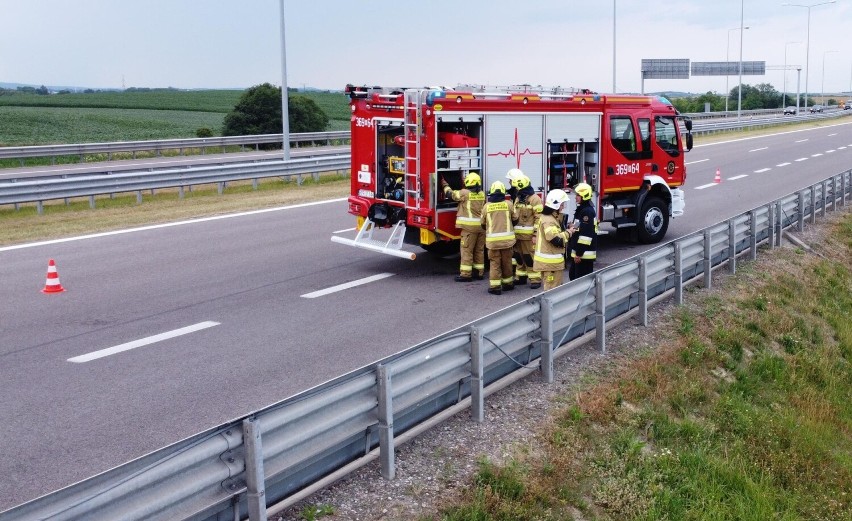 Przy Węźle Przemyśl na autostradzie A4 spalił się samochód osobowy marki Fiat Punto [ZDJĘCIA]