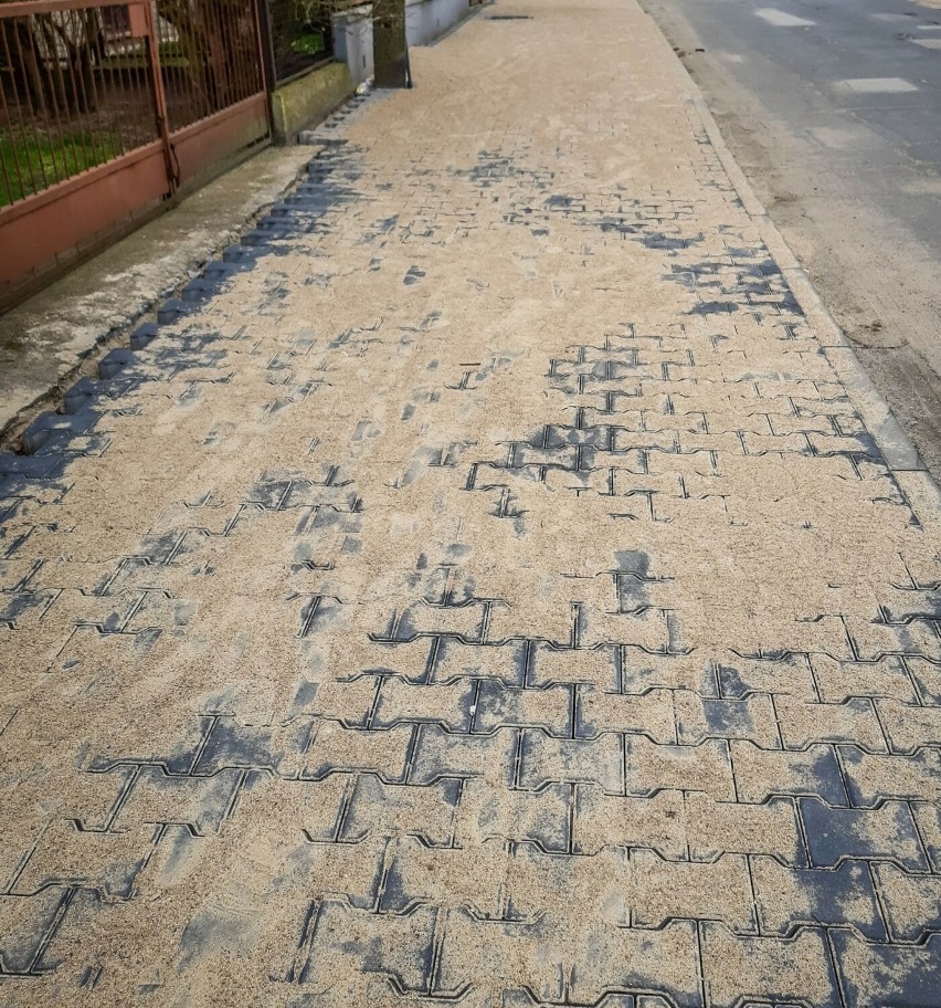 W Sieradzu trwa przebudowa chodników