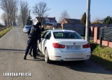Brawurowa, niebezpieczna ucieczka BMW przed policyjnym pościgiem ulicami Wschowy. Zobaczcie nagranie!