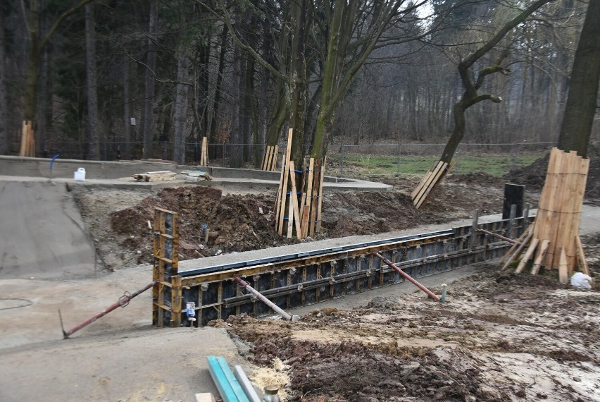 Trwa budowa skateparku w Szczawnie-Zdroju