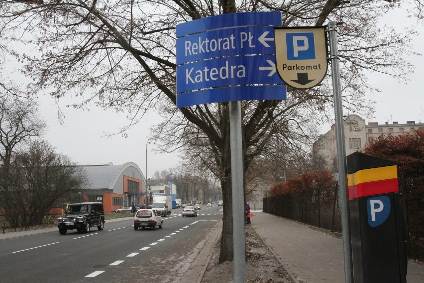 Nowe strefy płatnego parkowania w Łodzi świecą pustkami