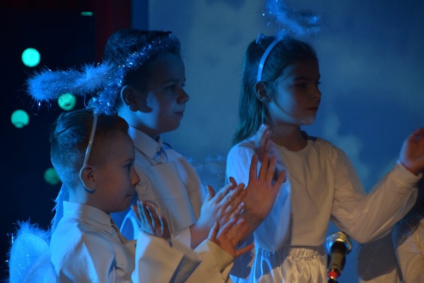  " W Aniołkowie" - uczniowie z Lubieszewa zaprezentowali świąteczny spektakl