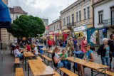 Jarmark Galicyjski na początek święta Tarnowa. Na ulicy Wałowej w centrum miasta zaparkowały z kolei food trucki. Mamy zdjęcia