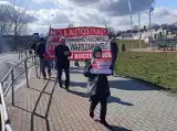 Mieszkańcy gminy Grójec protestują przeciwko zmianie przebiegu obwodnicy Warszawy. Zablokowali krajową "50". Zobacz zdjęcia