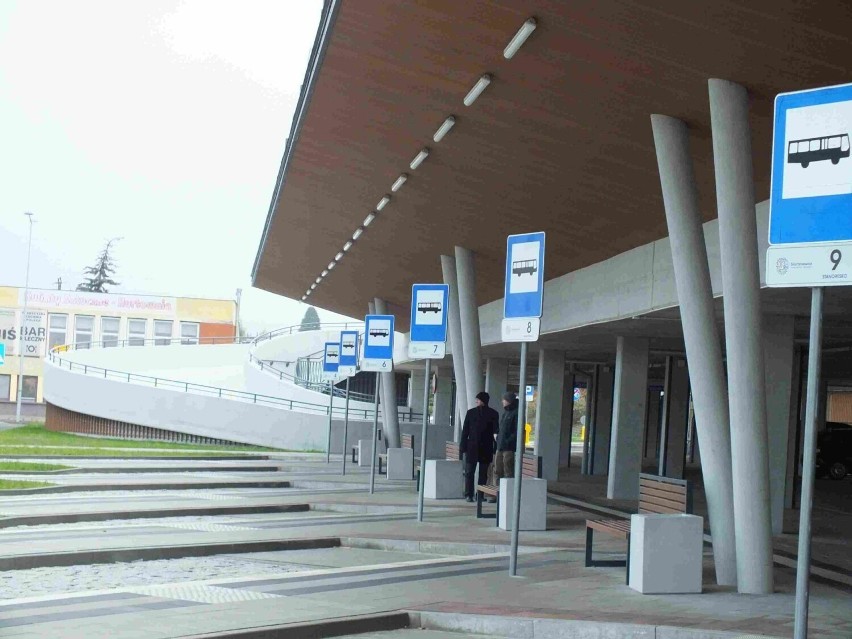 Nowy dworzec Starachowice Zachodnie otwarty. Już można z niego korzystać. Zobaczcie zdjęcia i film