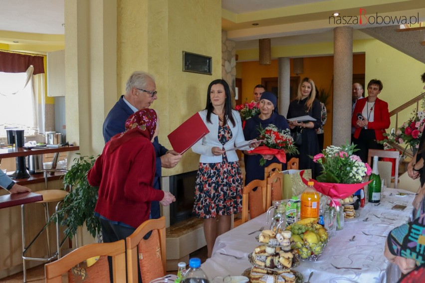 Bobowa. Niecodzienny jubileusz setnych urodzin pani Marii Tarsy z Siedlisk. Byli goście, obowiązkowy tort i moc życzeń dwustu lat