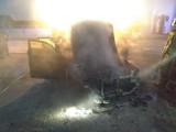 Pożar samochodu osobowego na parkingu w Żarnowicy