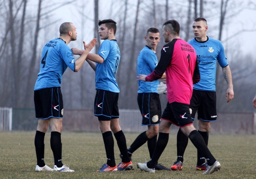 Mazur Karczew - Warta Sieradz 0:2