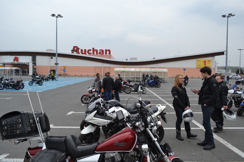 Sezon motocyklowy rozpoczęty. Atrakcje pod Auchanem ZDJĘCIA