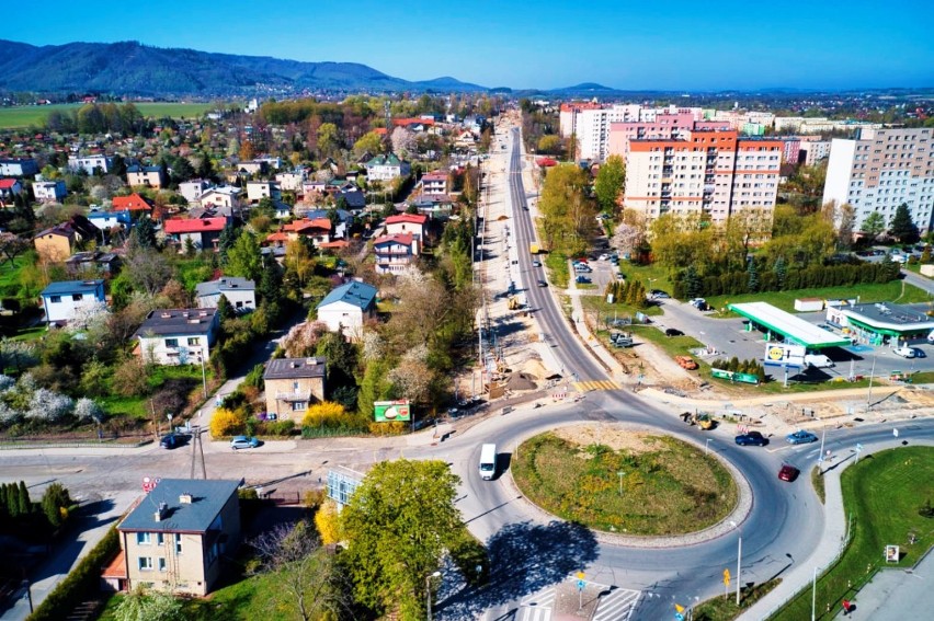 Bielsko-Biała: Rozbudowa ul. Cieszyńskiej nie uniknie kłopotów z powodów koronawirusa [ZDJĘCIA Z DRONA]