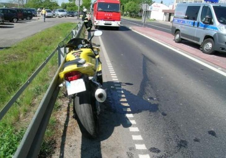 Wypadek w Trzemesznie. Motocyklista w szpitalu