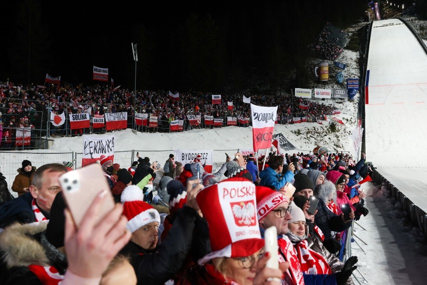 PŚ w skokach narciarskich. Gorąca niedziela w Zakopanem, tłumy na zawodach [ZDJĘCIA]