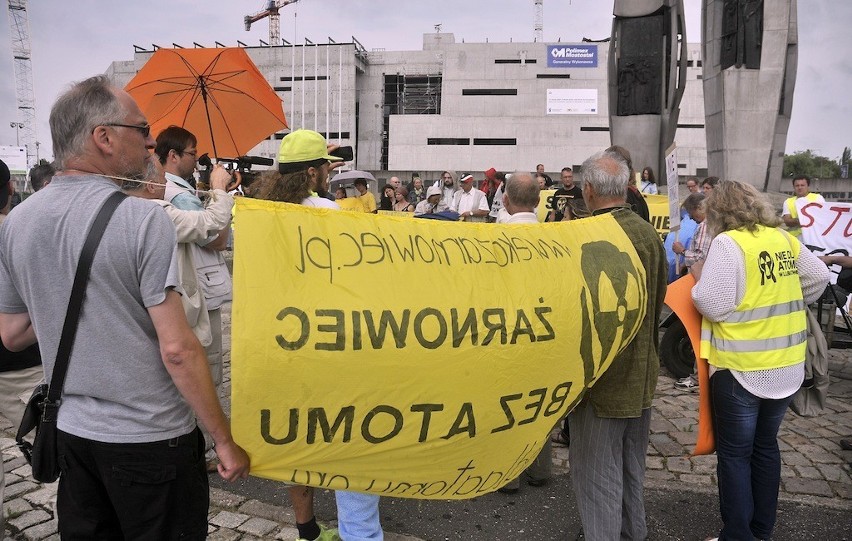 Gdańsk: W niedzielę w Gdańsku odbył się protest przeciwko budowie elektrowni atomowej na Pomorzu