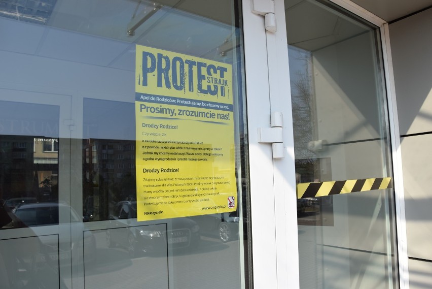 Strajk nauczycieli w Suwałkach: Nie wszyscy maturzyści mają wystawione oceny