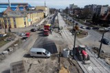 W Dąbrowie Górniczej układają torowisko tramwajowe, budują nowe ronda, drogi i ścieżki rowerowe. Duże zmiany dla kierowców