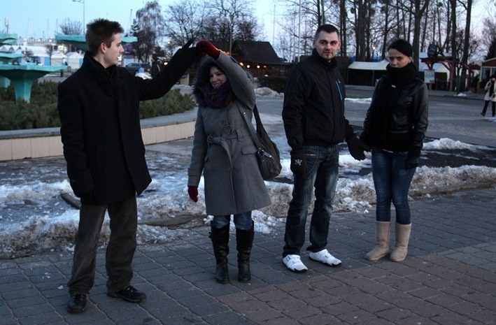 Gdynia: Flashmob na skwerze Kościuszki. Zatańczyli menueta - zobacz zdjęcia