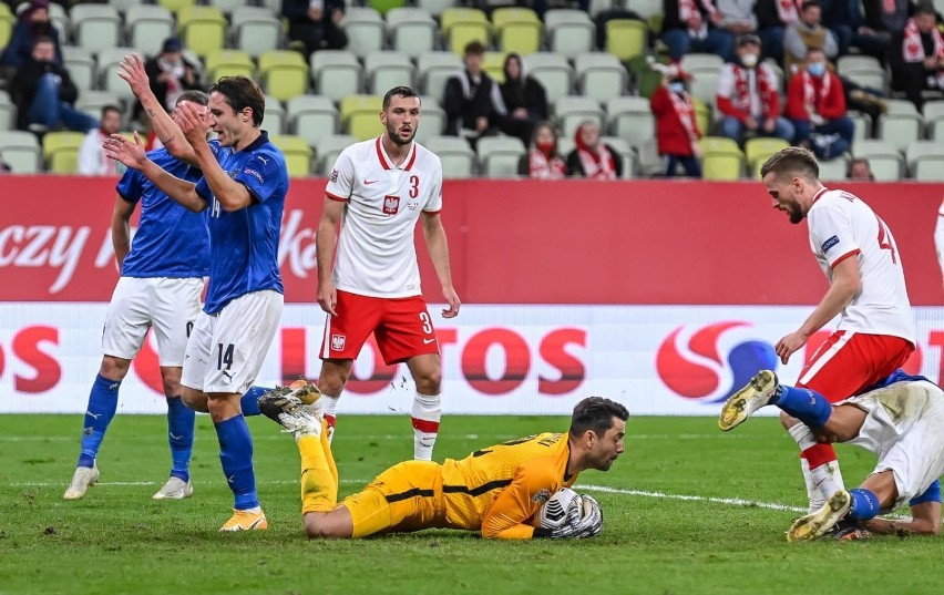 pozycja na boisku: środkowy obrońca
mecze i gole w...