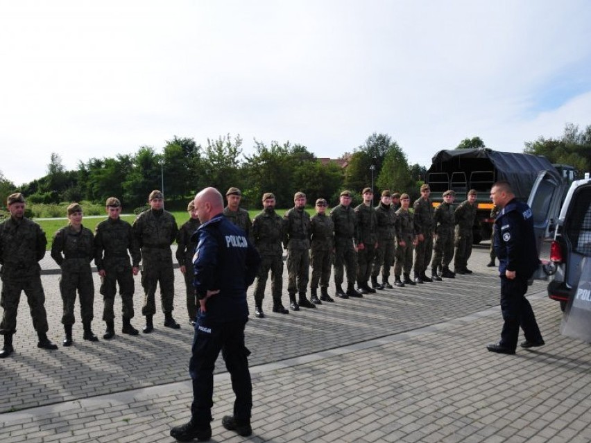 Żołnierze Wojsk Obrony Terytorialnej uczyli się jak współpracować z policjantami