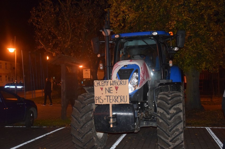 Czarny Spacer przeszedł ulicami Nowego Dworu Gdańskiego po raz trzeci. Do protestujących dołączyli żuławscy rolnicy