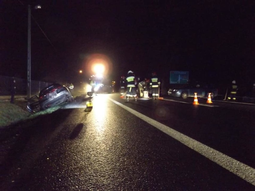 Miłocice. Podróżny prosił o pomoc uczestników wypadku na krajowej siódemce [ZDJĘCIA]