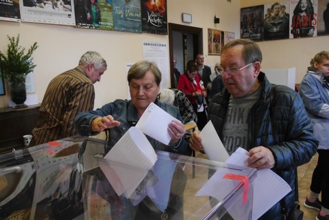 Głosujemy na posłów i senatorów. Lokale wyborcze będą otwarte do godz. 21