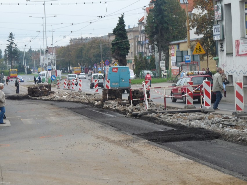 Remont torowiska w centrum Grudziądza.