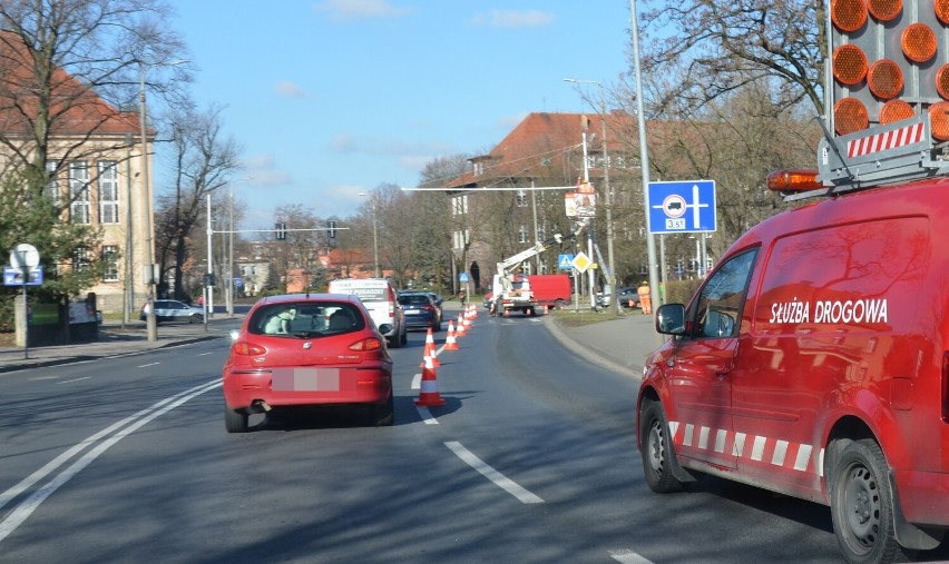 Uwaga! Na ulicy Sikorskiego w Głogowie trwa naprawa sygnalizacji świetlnej