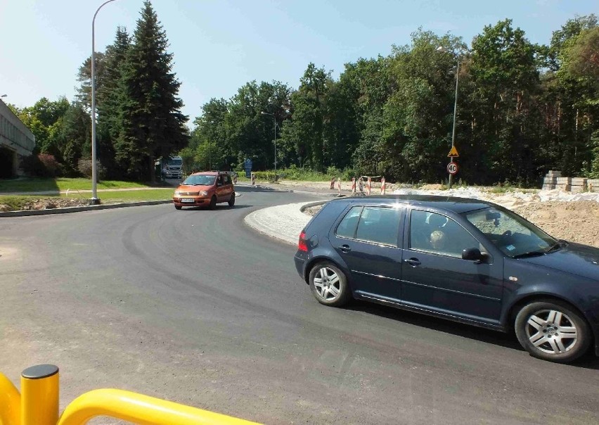 Oddano do ruchu połowę ronda w Starachowicach. Można z niego dojechać do szpitala