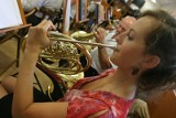 Orkiestry dęte i kabarety na trzebnickim rynku