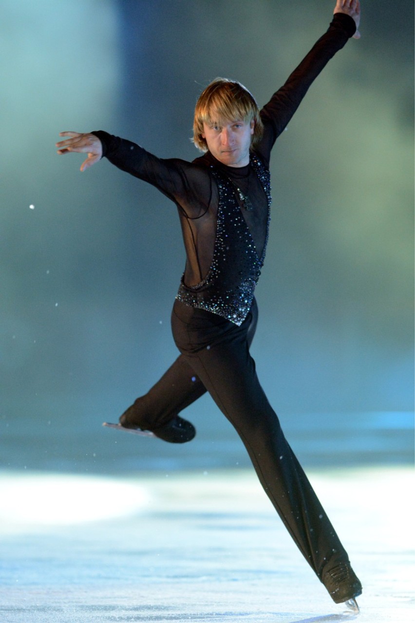 Kings on Ice. Popis łyżwiarskich umiejętności na Stadionie...