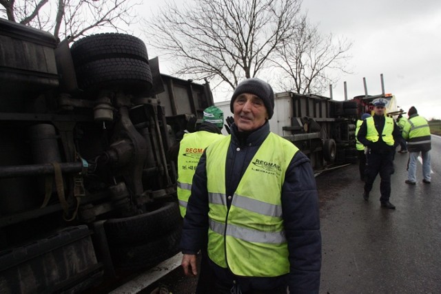 Orkan Fryderyka wywrócił auto ciężarowe pod Legnicą - na zdjęciu Władysław Marcjanek