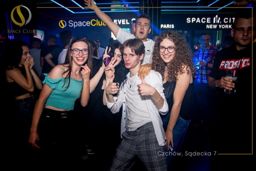 Wakacyjna impreza w klubie Space