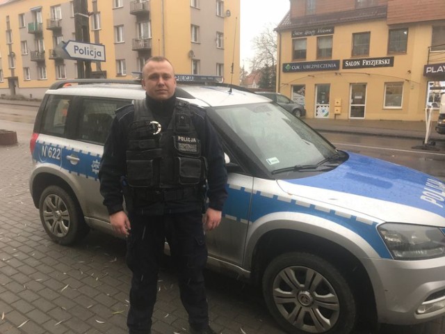 Jeden z policjantów, którzy pilotowali samochód z kobietą, u której rozpoczęła się akcja porodowa