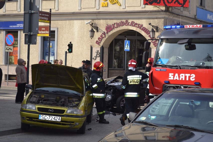 Częstochowa: wypadek na skrzyżowaniu ul. Dąbrowskiego z Racławicką