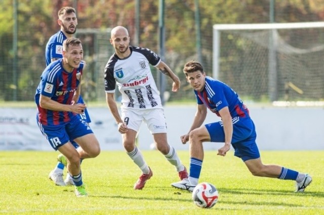 Piłkarze Sandecji Nowy Sącz odnieśli trzecie zwycięstwo w tym sezonie. Od trzech kolejek nie znaleźli pogromcy