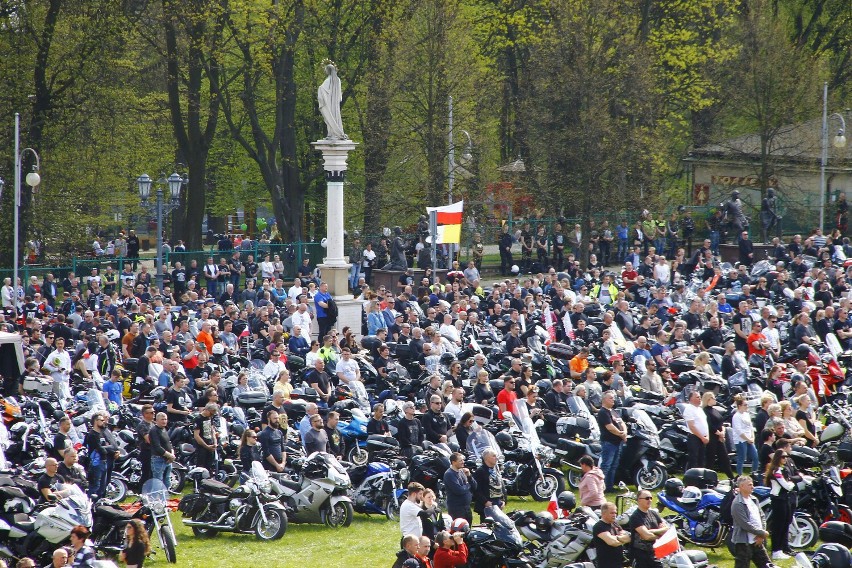 Setki motocyklistów opanowały ulice Częstochow! Zobacz niezwykłe zdjęcia z Motocyklowego Zjazdu Gwiaździstego 2023