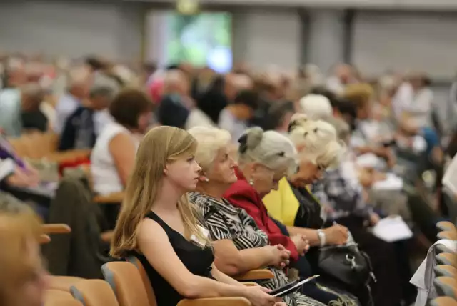 Kongres został przygotowany głównie z myślą o osobach, które nie miały okazji skorzystać z programu w zeszłym tygodniu na Stadionie Śląskim w Chorzowie.