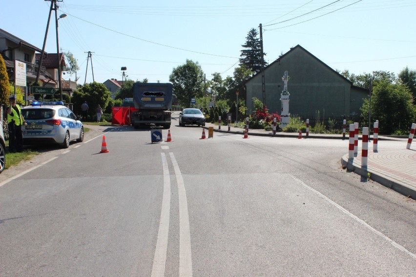 Śmiertelny wypadek w Bielczy, nie żyje rowerzystka potrącona...