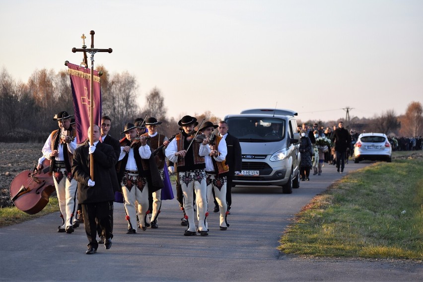 Pogrzeb Damiana Niewińskiego odbył się w Żelazówce koło...