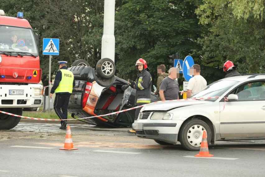 Wypadek na skrzyżowaniu Dubois i Kurkowej. Wyglądało to groźnie (ZDJĘCIA)