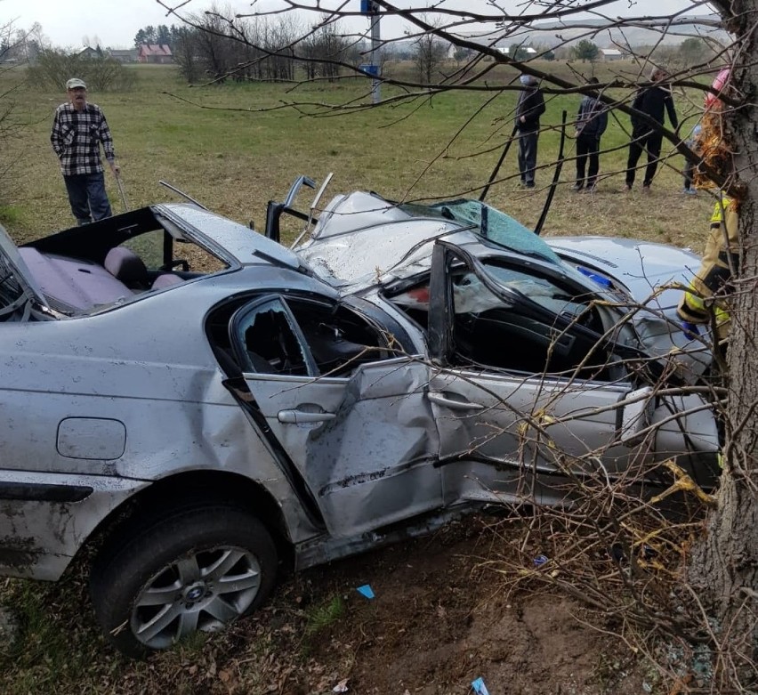 Wypadek za Chabielicami. Młoda kobieta trafiła do szpitala. Są utrudnienia w ruchu