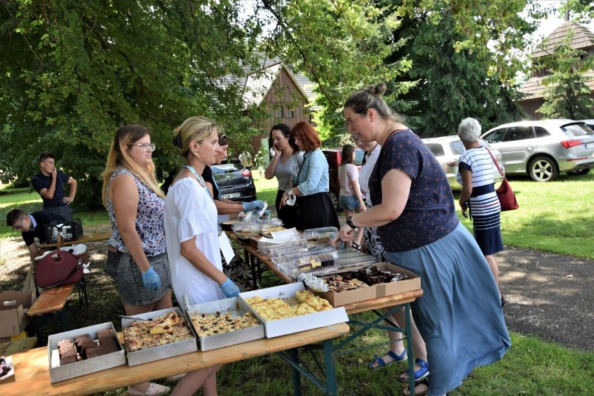 Chlastawa dla Mai. Charytatywna sprzedaż domowych ciast....