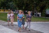 W 77. rocznicę Godziny W mieszkańcy złożyli kwiaty pod pomnikiem Stargardzianie Ojczyźnie - w setną rocznicę odzyskania niepodległości