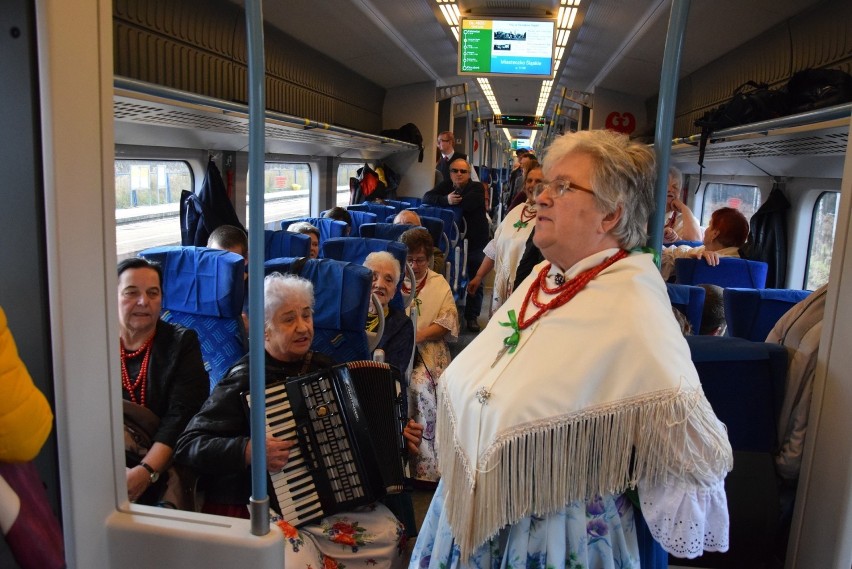 Złoty Pociąg dojechał z Katowic do Kluczborka. Codzienne połączenie rusza 15 grudnia ZDJĘCIA