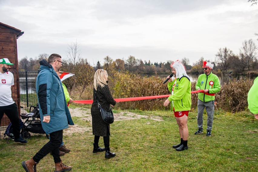 To było wyjątkowe morsowanie. Chełmski Klub Morsów obchodził w Dzień Niepodległości 10 rocznicę swojego powstania. Zobacz zdjęcia