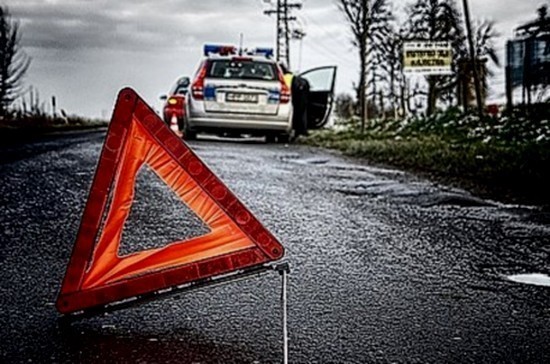 Wypadek w Gdyni. Na Alei Zwycięstwa zderzyły się dwa auta osobowe