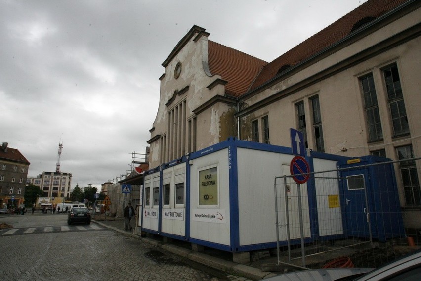 Legnica: Remont dworca wizytował konserwator zabytków