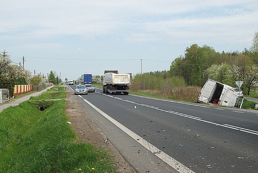 Wypadek w Hadykówce. Zderzy się trzy pojazdy