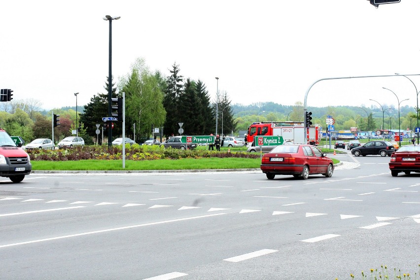 Nowy Sącz: kolejny wypadek na Rondzie Solidarności [ZDJĘCIA]